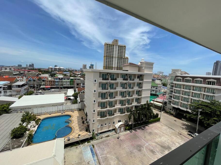 Getaway Studio In City Center Residence Pattaya Bagian luar foto