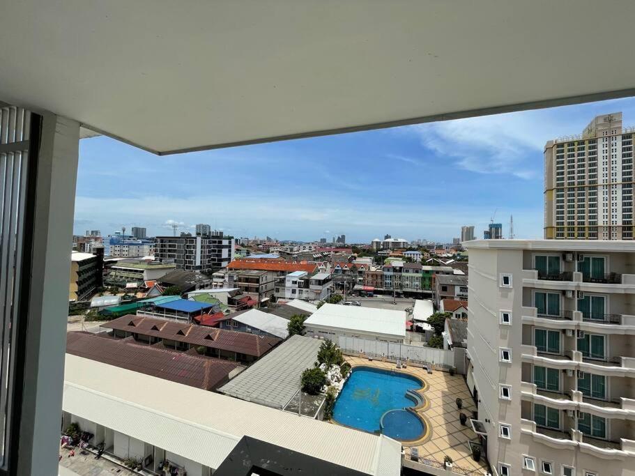 Getaway Studio In City Center Residence Pattaya Bagian luar foto